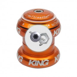 Serrage du jeu de direction d'un vélo