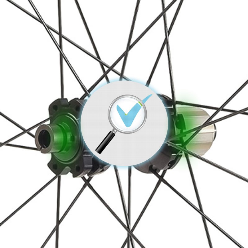 Contrôle jeu latéral d'une roue de vélo